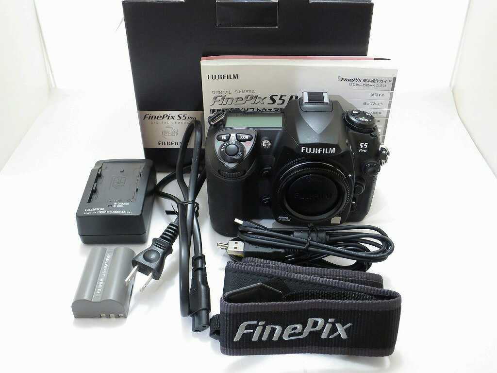 富士フィルム  S5PRO  希少  美品 Fujifilm S5 Pro camera + Sigma 135/1.8 Art lens = Dream Team