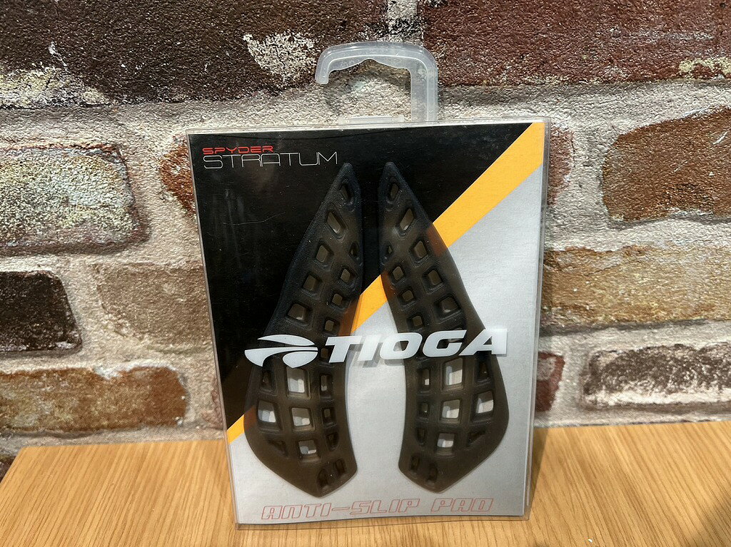 【ご注意】商品は店頭・他ネットショップでも販売しておりますので、ご注文をいただいても売り切れの場合がございます。ご了承ください。ブランド名タイオガ TIOGA商品名【未使用】アンチスリップパッド for STRATUM用 YSD02200商品説明TIOGAの人気サドル SPYDER STRATUM用のオプションパーツです。滑り止め機構のANTI SLIP PADです。カラー：スモーク未使用品です。コンディションレベルS（新品同様）コンディションの備考【全体】元箱等の付属品に汚れや凹み・キズがあるか、またはそれらは無いけれど、商品そのものには使用感が見られない新品同様に近い状態です。配送方法宅配便商品番号kcd119542174在庫お問合せ先【カウマン サクラス戸塚店】　0120-900-451【ご注意】当社オンラインショップ以外で情報、商品写真、画像、文章等を無断で転用しているページは偽サイトであり当店とは一切関係がございませんのでご注意ください。接続先のURLをご確認ください。楽天市場URL：https://www.rakuten.co.jp/楽天市場商品ページ：https://item.rakuten.co.jp/●●●【全品ポイント10倍！要エントリー】【期間限定セール】タイオガ TIOGA 【未使用】アンチスリップパッド for STRATUM用 YSD02200 【中古】