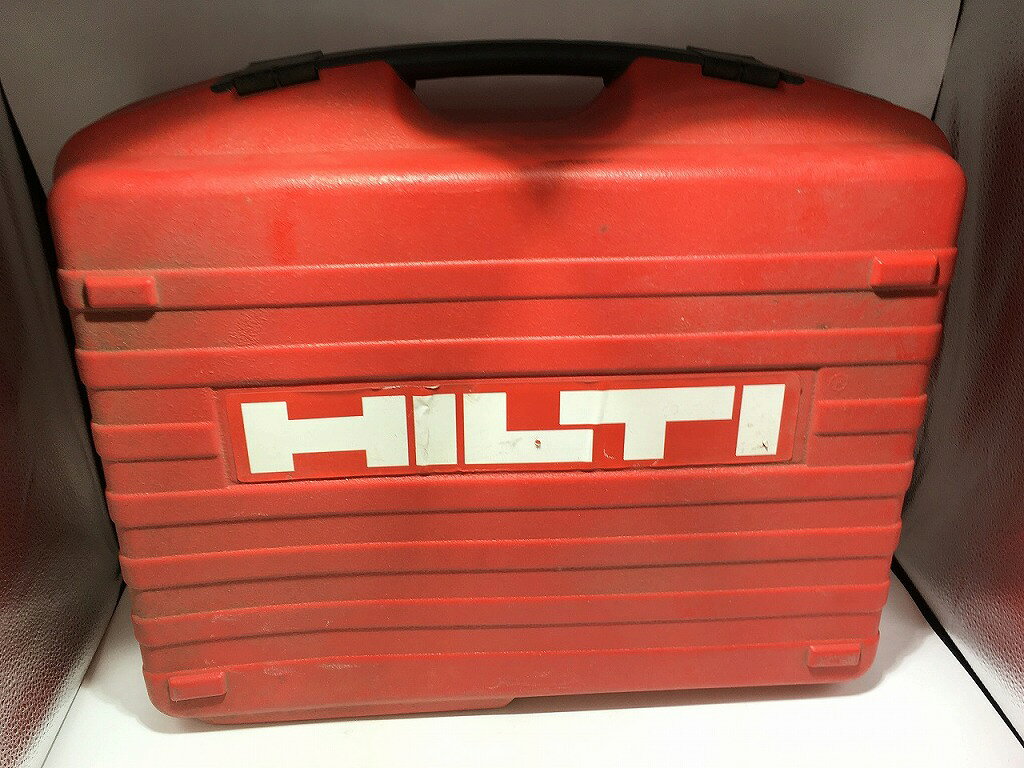 【ご注意】商品は店頭・他ネットショップでも販売しておりますので、ご注文をいただいても売り切れの場合がございます。ご了承ください。ブランド名ヒルティ HILTI商品名HILTI　ガス釘打ち機　CX100 商品説明ガス無いため動作未チェック外見上、大きな破損はないようですパーツ取りなどに※商品は画像にあるもので全てです。コンディションレベルD（未チェック品）コンディションの備考【全体】動作未チェックのためジャンク品です。※ジャンク品としての出品のためノークレーム・ノーリターンとさせて頂きます。※動作未チェック出品のため、動作保証していない【ジャンク品】としての出品をご理解のうえ、ご購入くださいませ配送方法宅配便商品番号tmd123734981在庫お問合せ先【ワットマンテック横浜鶴ヶ峰店】　045-958-0451【ご注意】当社オンラインショップ以外で情報、商品写真、画像、文章等を無断で転用しているページは偽サイトであり当店とは一切関係がございませんのでご注意ください。接続先のURLをご確認ください。楽天市場URL：https://www.rakuten.co.jp/楽天市場商品ページ：https://item.rakuten.co.jp/●●●ヒルティ HILTI HILTI ガス釘打ち機 CX100 【中古】