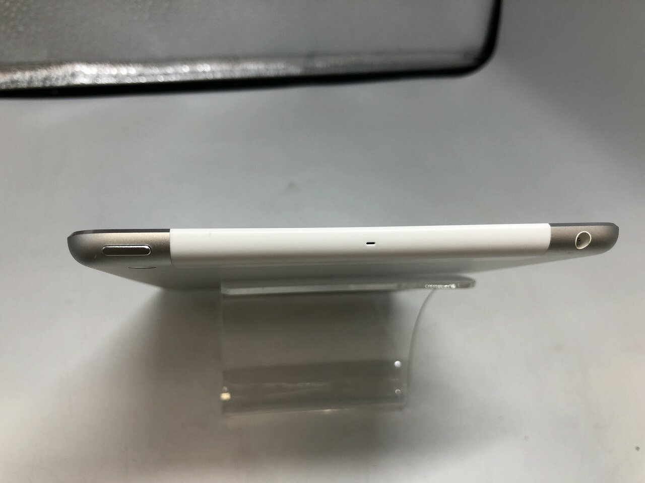Apple iPad mini 3 16GB MGHW2J/A シルバー【中古】 - Image 3
