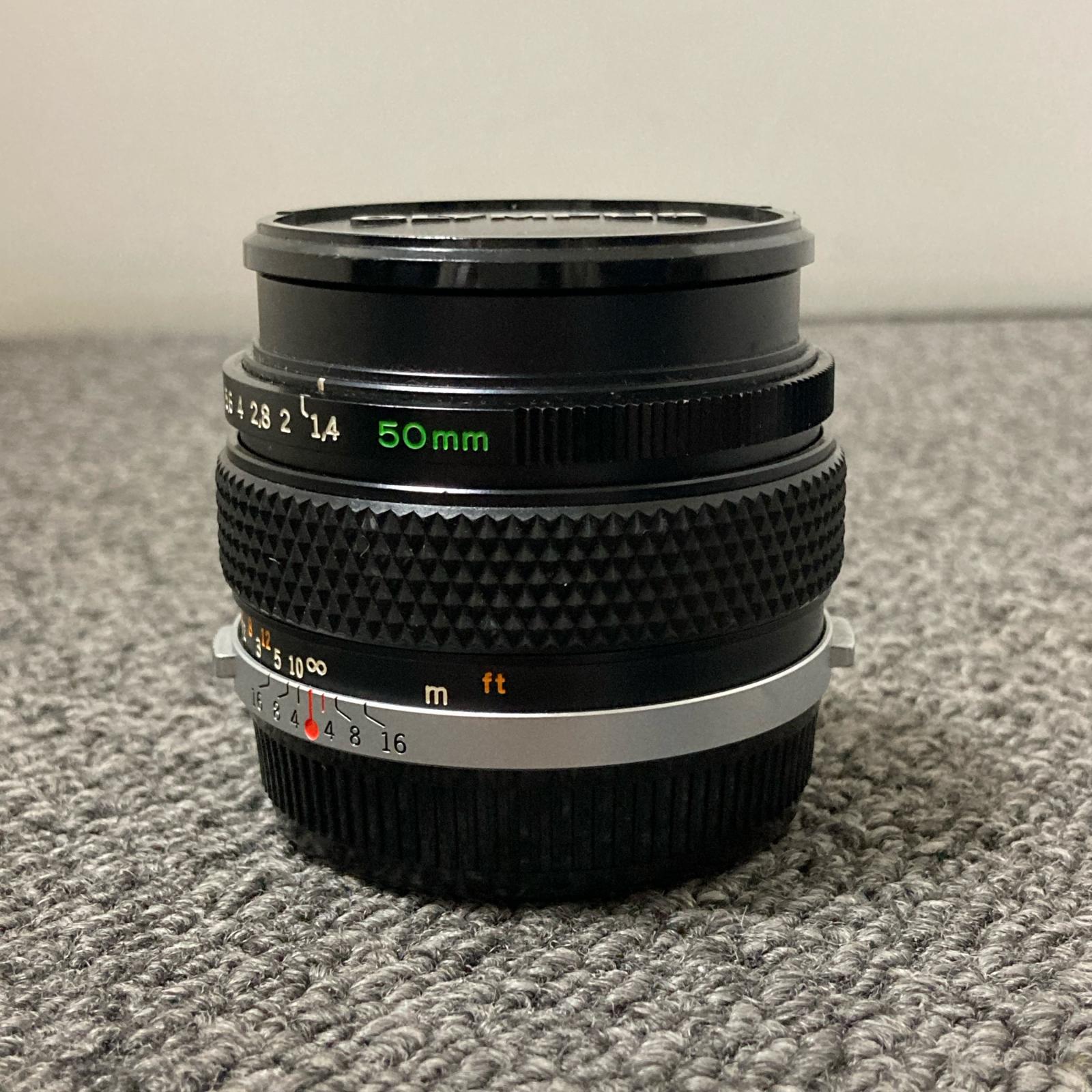 【ご注意】商品は店頭・他ネットショップでも販売しておりますので、ご注文をいただいても売り切れの場合がございます。ご了承ください。 商品名 【ジャンク】 交換レンズ OLYMPUS OM-SYSTEM ZUIKO MC AUTO-S 50mm f1.4【中古】 商品説明 OM-SYSTEM ZUIKO MC AUTO-S50mm f1.4 チェック時、絞り効きました ヘリコイド回りました カビ、チリあります 型番：OLYMPUS OM-SYSTEM ZUIKO MC AUTO-S 50mm f1.4製造番号：806628 付属品 前後キャップ※主な付属品を記載するようしております。中古品の特性上、全ての付属品の正確な記載が難しいため詳細は掲載の写真にてご確認ください。付属品は写真にて【全て】掲載しております コンディションレベル D（ジャンク品） コンディションの備考 【全体】 機能的に問題がある場合がございます。修理をするか、部品取り等にお使いいただけます。 配送方法 宅配便 商品番号 9317020033538 在庫お問合せ先 【ワットマンテック横須賀堀ノ内店】　046-820-2870 【ご注意】当社オンラインショップ以外で情報、商品写真、画像、文章等を無断で転用しているページは偽サイトであり当店とは一切関係がございませんのでご注意ください。 接続先のURLをご確認ください。 楽天市場URL：https://www.rakuten.co.jp/ 楽天市場商品ページ：https://item.rakuten.co.jp/●●●【ジャンク】 交換レンズ OLYMPUS OM-SYSTEM ZUIKO MC AUTO-S 50mm f1.4【中古】