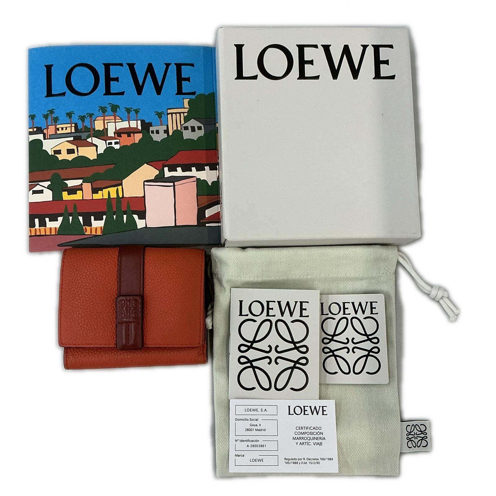 【極上品】LOEWE⭐ロエベ【箱一式付属⭐️トライフォールド】アナグラム 折り財布 極上品】LOEWE⭐ロエベ【箱一式付属⭐️トライフォールド】アナグラム