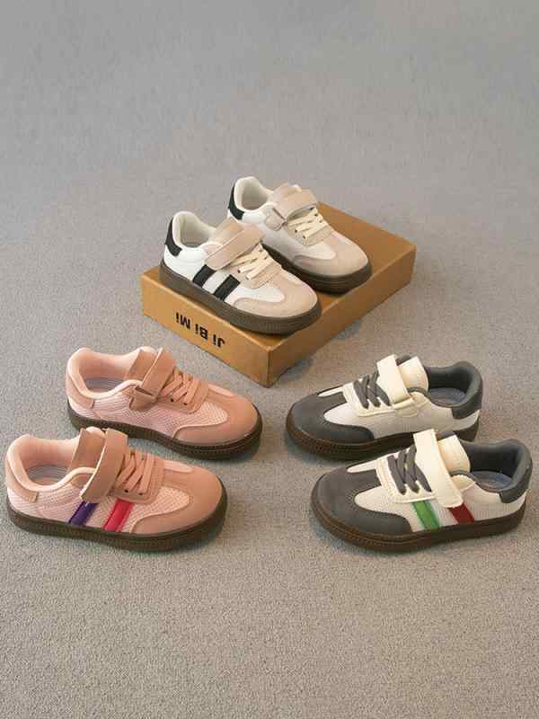 子供 ローカット スニーカー 春秋 男の子 靴 女の子 スポーツ シューズ ソフトソール 柔らかい 疲れに..