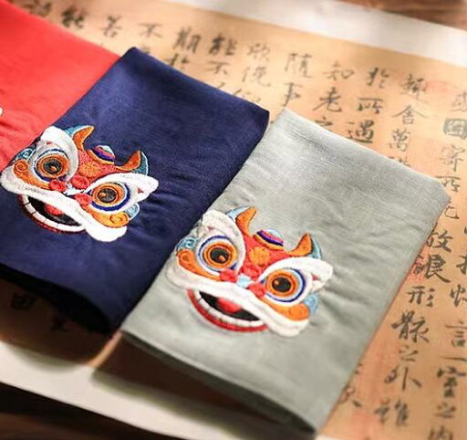 ハンカチ プレゼント 女性 母の日 綿 レトロ 獅子 刺繍 中国風 小さめ 正方形 携帯用 手ぬぐい 男女兼用 吸汗性 送別会 退職 お礼 赤 緑 青 ハンカチ プレゼント 女性 母の日 綿 レトロ 獅子 刺繍 中国風 小さめ 正方形 携帯用 手ぬぐい 男女兼用 吸汗性 送別会 退職 お礼 赤 緑 青