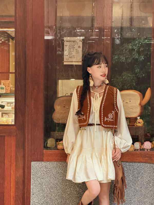 レディース エスニック ショート ベスト レトロ エキゾチック タッセル ヘビー 刺繍 ブラウン ベスト ..