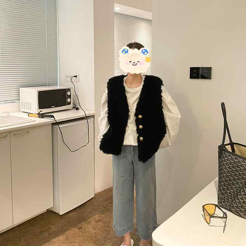 ファーベスト ショート丈 レディース 前開き 秋 もこもこ ノースリーブ ボタン 防寒 アウター カジュアル 黒 ラムウール Vネック