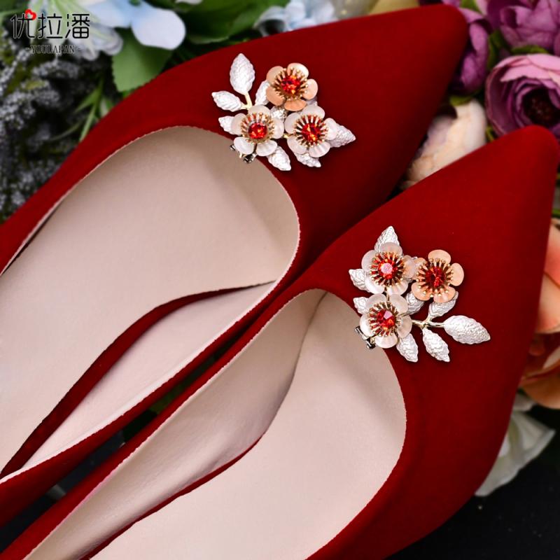 シューズ クリップ おしゃれ 装飾 小物 アクセサリー 着せ替え パンプス 靴 結婚式 パーティー 発表会 キラキラ ラインストーン 取り外し可能 花