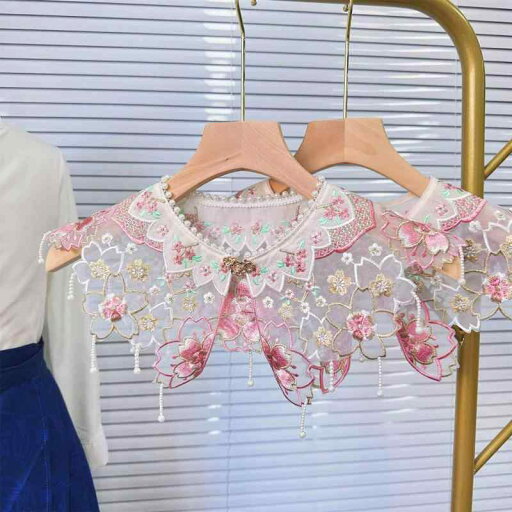 付け襟 レディース 春夏 チャイナ風 韓服 ショール エレガント レトロ 刺繍 フェイクカラー レイヤード 花柄 おしゃれ 韓国 金具 ピンク 赤 緑 付け襟 レディース 春夏 チャイナ風 韓服 ショール エレガント レトロ 刺繍 フェイクカラー レイヤード 花柄 おしゃれ 韓国 金具 ピンク 赤 緑