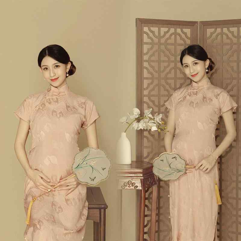 マタニティ フォト 衣装 おしゃれ ファッション 妊婦 スタジオ 記念 写真 テーマ 中国風 レトロ ピンク スリム チャイナ ドレス フレッシュ フリーサイズ