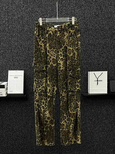 レオパード パンツ メンズ おしゃれ着 アメリカ レトロ ヒョウ柄 ジーンズ 男性用 ストレート レッグ ストリート ウォッシュ ストリート ドレープ カジュアル ロングパンツ レオパード パンツ メンズ おしゃれ着 アメリカ レトロ ヒョウ柄 ジーンズ 男性用 ストレート レッグ ストリート ウォッシュ ストリート ドレープ カジュアル ロングパンツ