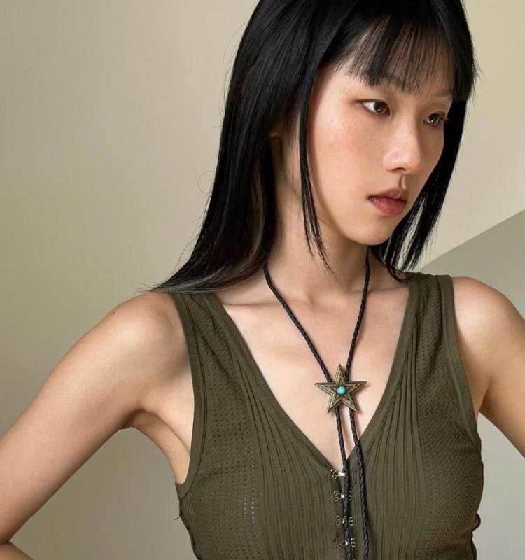 ネックレス レディース 星 ウエスト チェーン ロープ ガーリー Y2K サブカル エスニック レトロ ブラック レザー スター 女性 ベルト 多様性 カジュアル