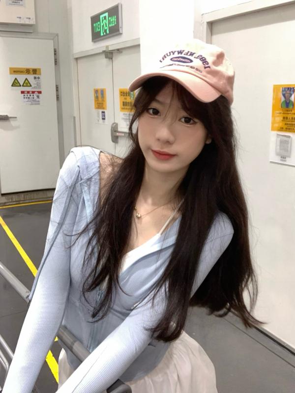 レディース フード付き パーカー スウェット かわいい 韓国 薄手 日焼け防止服 春 スポーツ スリム 長袖 ショート ジャケットトップス ショートパンツ