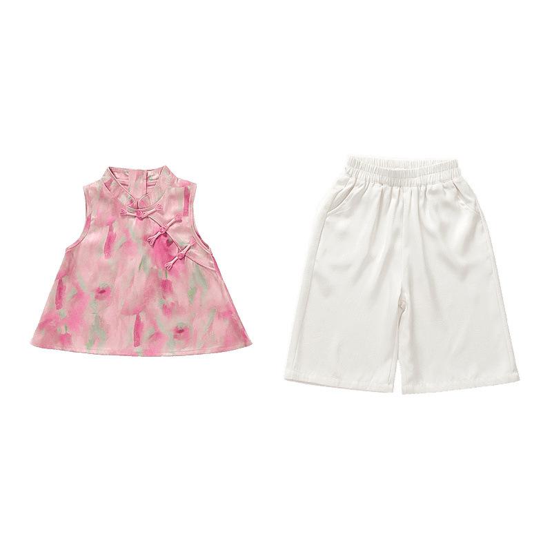 ・カテゴリ: キッズセットアップ・性別: 女の子用・スタイル: 韓国風・セット種類: パンツセット・セット内容: 2点セット・対象年齢: 3〜8歳・袖丈: ノースリーブ・パンツ丈: 九分丈・生地加工: 柔軟加工・厚さ: 薄手・主な素材: 綿85%・留め方: プルオーバー・カラー: 画像色・サイズ展開: 90cm、100cm、110cm、120cm、130cm、140cm