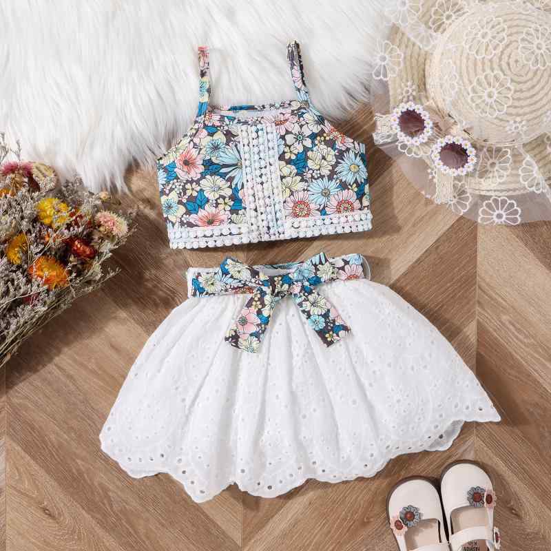 キッズ 女の子 夏物 欧米風 ファッション セットアップ キャミソール ノースリーブ 花柄プリント 透かし レース ショート丈スカート ミニスカート ベルト付き 綿混 ポリエステル お出かけ