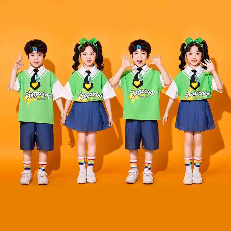 キッズ ダンス衣装 子供用 ジュニア 小学生 幼稚園児 チアリーダー服 チアダンス ユニフォーム 運動会 発表会 合唱 イベント 上下セット アルファベット柄 スポーティ 柔らかい ポリエステル 夏用