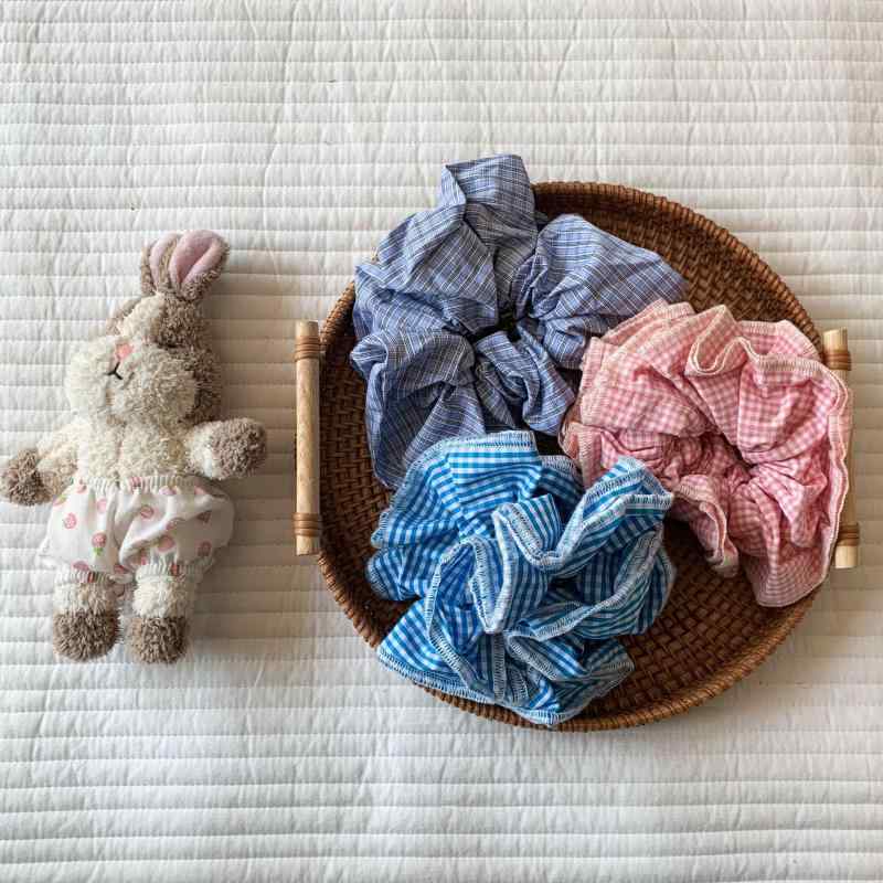 シュシュ キッズ 女の子 ベビー チェック柄 フラワーモチーフ 花柄 かわいい ガーリー ヘアゴム おしゃ..