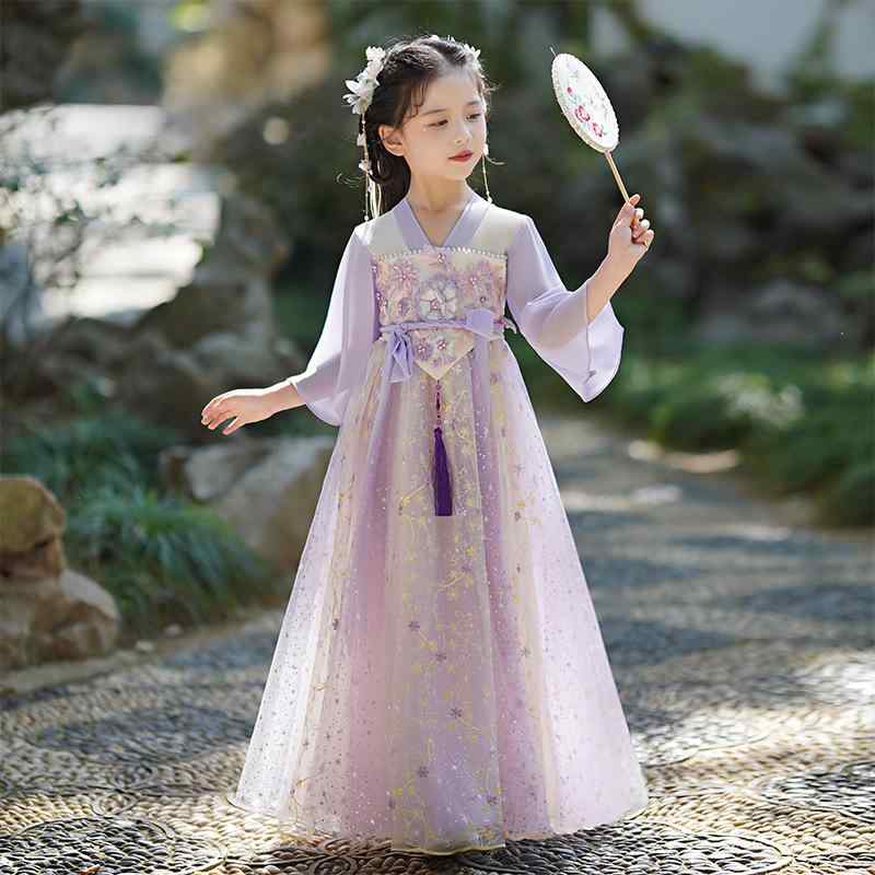 ・カテゴリ: 子供用チャイナドレス、民族衣装・性別: 女性・スタイル: プリンセス・デザインタイプ: 唐装・柄: 花柄・デザイン要素: かわいい、プリンセス、メッシュ・主な素材: ポリエステル50%、綿50%・厚さ: 薄手・カラー展開: 画像色、ライトパープル、ピンク、パープル、ライトブルー・サイズ展開: 110cm、120cm、130cm、140cm、150cm、160cm、170cm・対象年齢: 中小児（3～8歳、100～140cm）