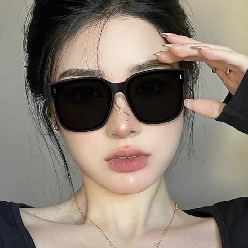 サングラス ユニセックス スクエア オーバーグラス 2WAY UV400カット 運転 ドライブ アウトドア 釣り ファッション おしゃれ PCフレーム ブラック グレーレンズ