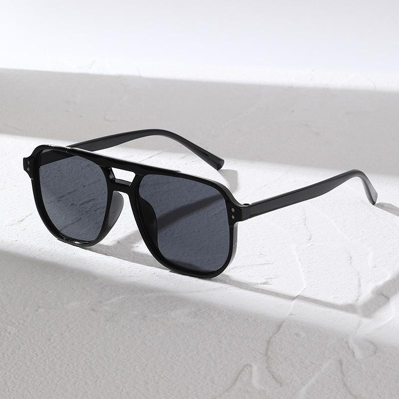 サングラス 男女兼用 スクエアフレーム ダブルブリッジ リベット UVカット UV400 紫外線対策 レトロ ヴィンテージ おしゃれ ファッション PC素材 運転 ドライブ アウトドア 旅行 スポーツ 普段使い 春夏 ブラック グレー ブラウン ブルー(4)