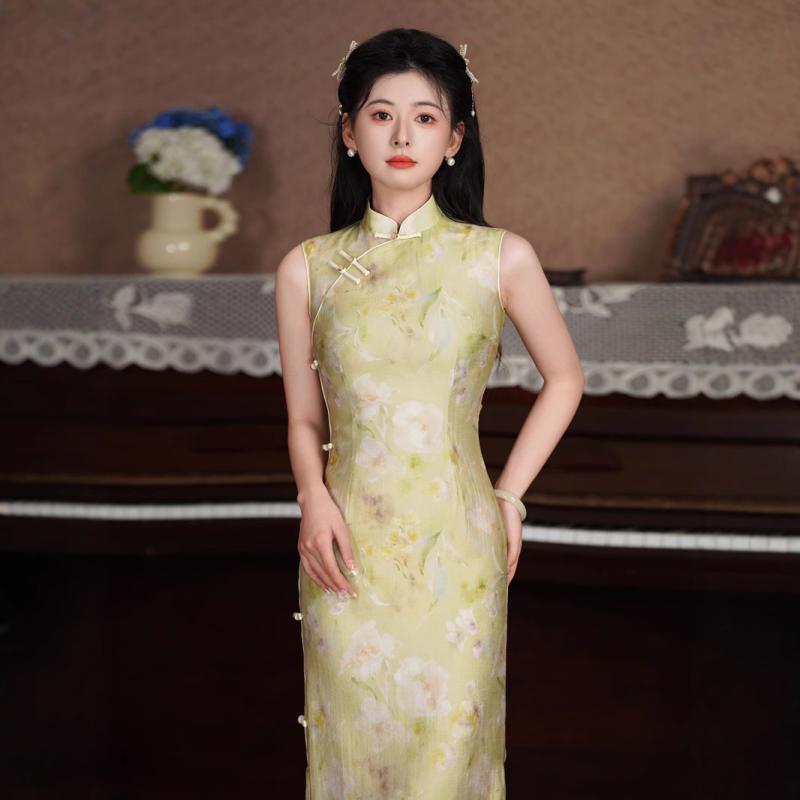 チャイナドレス レディース レトロ ヴィンテージ 新中国風 改良型 ロング丈 ノースリーブ スタンドカラー 斜め襟 スリット入り ライトグリーン 高級感 上品 エレガント ポリエステル 伸縮性 普段使い 春夏