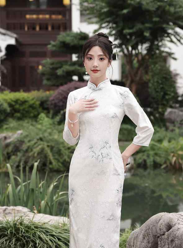 チャイナドレス レディース 女性用 レトロモダン 中国風 改良デザイン 上品 ジャカード織り コットン 綿素材 スタンドカラー ストレッチ 七分袖 ミドル丈 普段使い デイリーユース 秋物