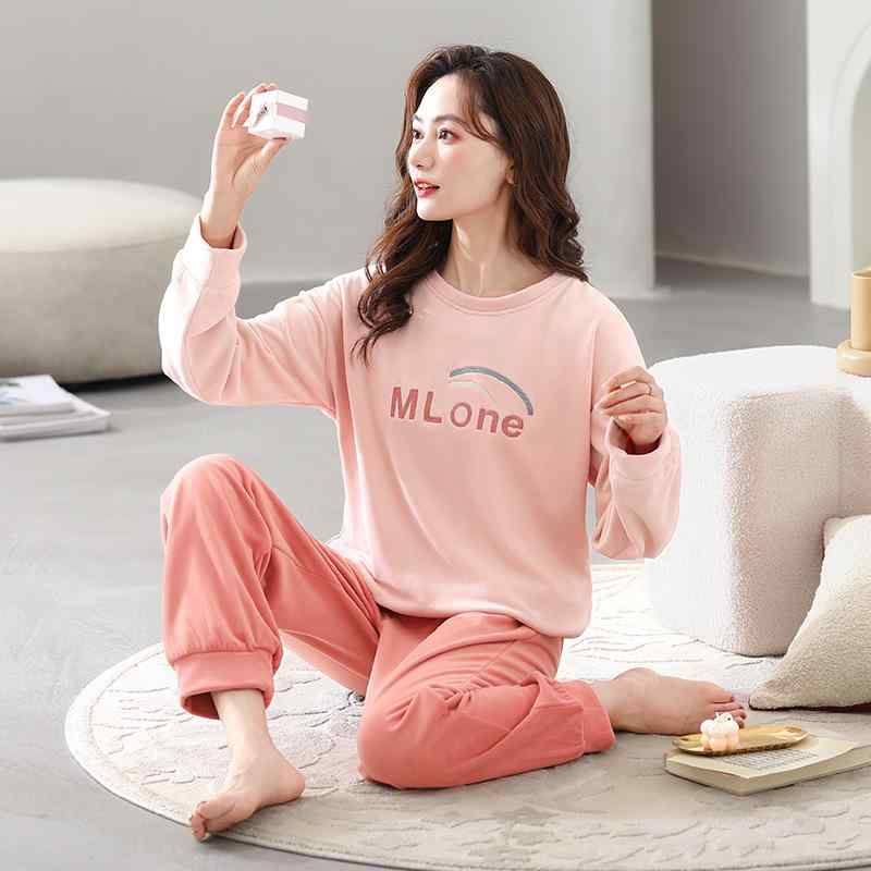 パジャマ レディース 女性用 マイクロフリース ポリエステル 厚手 あったか 保温 クルーネック 長袖 ロングパンツ 上下セット ルームウェア 部屋着 快適 伸縮性 シンプル カジュアル 秋冬
