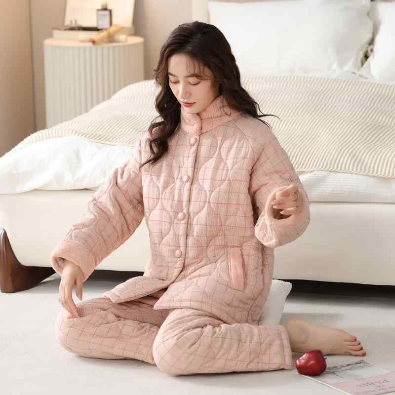 ルームウェア レディース 女性用 チェック柄 秋冬 ハイネック タートルネック 三層キルティング 極厚 超厚手 織物 綿100% パジャマ 寝巻き 部屋着 前開き 保温 暖かい 快適 ミセス お母さん向け ゆったり