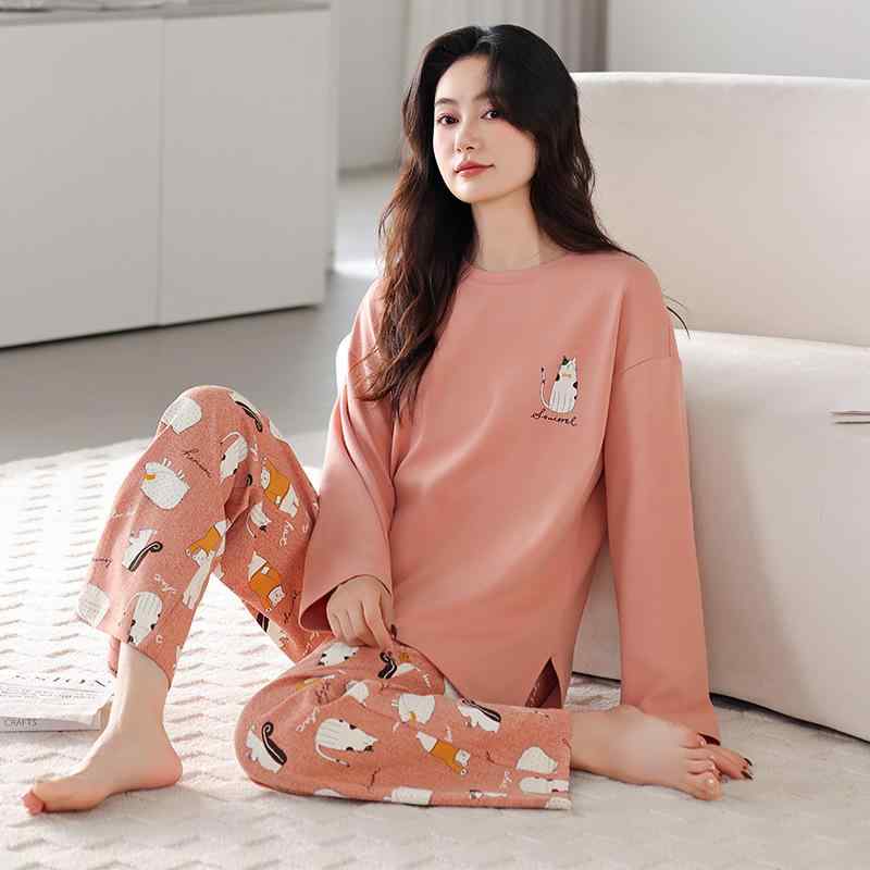 ・カテゴリ: ルームウェア ・主な素材: 綿100% ・スタイル: プルオーバー ・厚さ: 中厚手 ・ネックライン: クルーネック ・袖丈: 長袖 ・パンツ丈: フルレングス ・機能: カジュアル、通気性、伸縮性、保温性、快適、外着用可能 ...