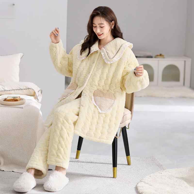パジャマ レディース 秋冬 三層 厚手 裏起毛 中綿入り フランネル ポリエステル 暖かい 保温 防寒 開襟 長袖 長ズボン ミドル丈 ルームウェア 部屋着 上下セット 寝間着 快適 リラックス かわいい ワンマイルウェア