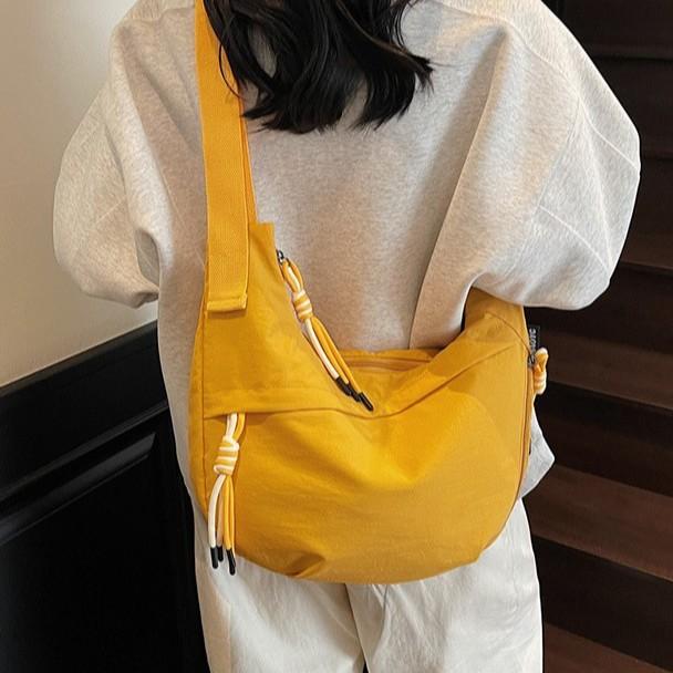 ショルダーバッグ レディース 女性用 ナイロン製 水餃子型 斜め掛け 肩掛け 大容量 普段使い カジュア..