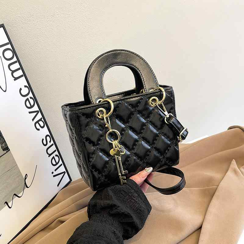 バッグ レディース 韓国風 キルティング 上質 PUレザー ミニ ハンドバッグ ショルダーバッグ 横型 スクエア おしゃれ インスタ映え 春夏 普段使い お出かけ 肩掛け クロスボディバッグ