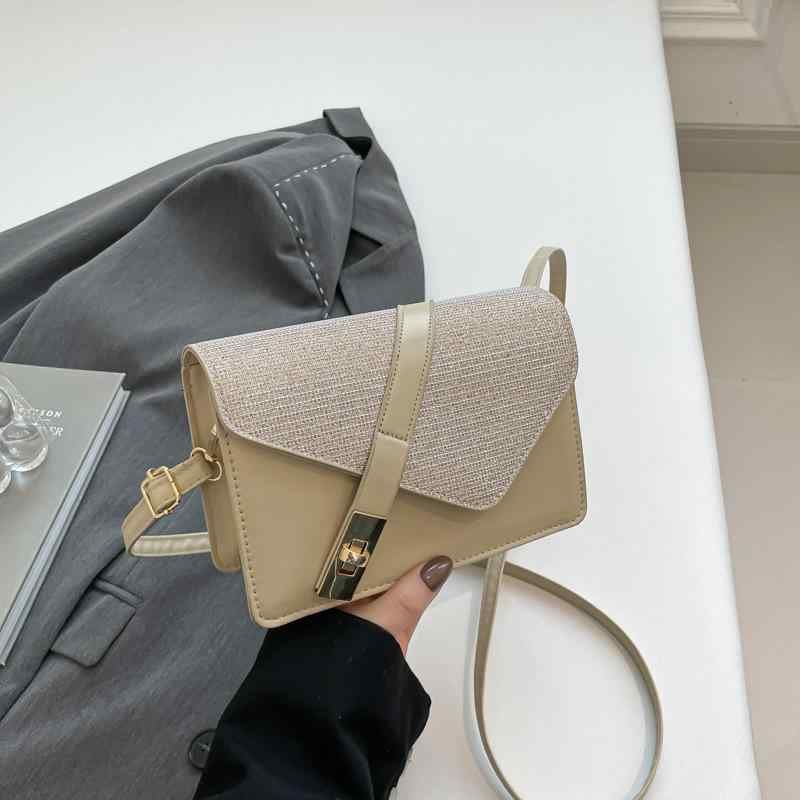 ショルダーバッグ レディース フレンチ レトロ 上品 カジュアル シンプル トレンド PUレザー ミニ スクエア 横型 コンパクト ロック金具 マグネット開閉 普段使い デイリーユース 携帯ポケット付き