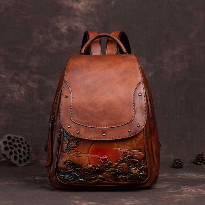 ・容量: 20-35L・素材: 本革・素材特徴: トップグレインレザー・機能: 通気性、耐摩耗性、軽量・柄: 風景・スタイル: 文芸チャイナ風・裏地素材: ポリエステル・デザイン要素: 型押し・背負いシステム: 曲線型ショルダーストラップ・カラー展開: レトロブラック、レトロブラウン、レトロコニャック・サイズ: 79.99cm・対応PC収納サイズ: 36cm・性別: レディース