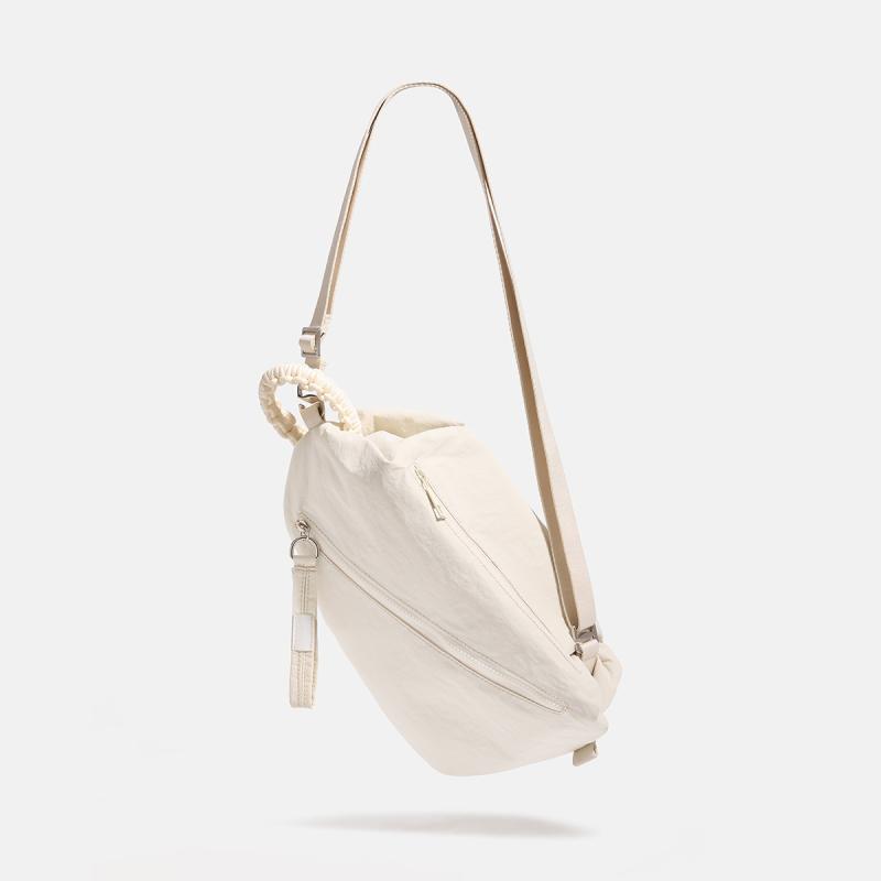 バッグ クロスボディ ボディバッグ リュックサック 韓国系 カジュアル 軽量 多機能 スポーツ フィットネス ヨガ 旅行 普段使い ナイロン タウンユース シンプル アイボリー グレー 内ポケット ファスナー