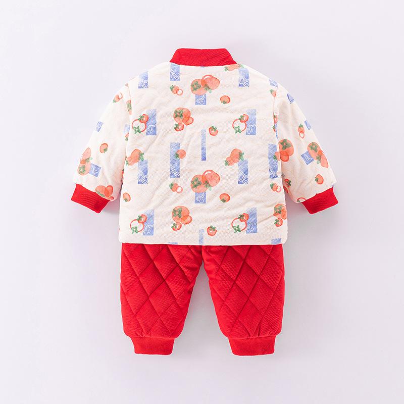 ・カテゴリ: ベビーセットアップ・性別: ユニセックス・スタイル: 中国風・セット内容: パンツセット・セット点数: 2点セット・対象年齢: 新生児（0〜1歳、80cm以下）・袖丈: 長袖・パンツ丈: ロング丈・フード: なし・主な素材: ポリエステル100%・生地加工: 柔らか加工・厚さ: 厚手・開閉: シングルボタン・安全規格: A類・カラー展開: レッド・サイズ展開: 73cm, 80cm, 90cm, 100cm