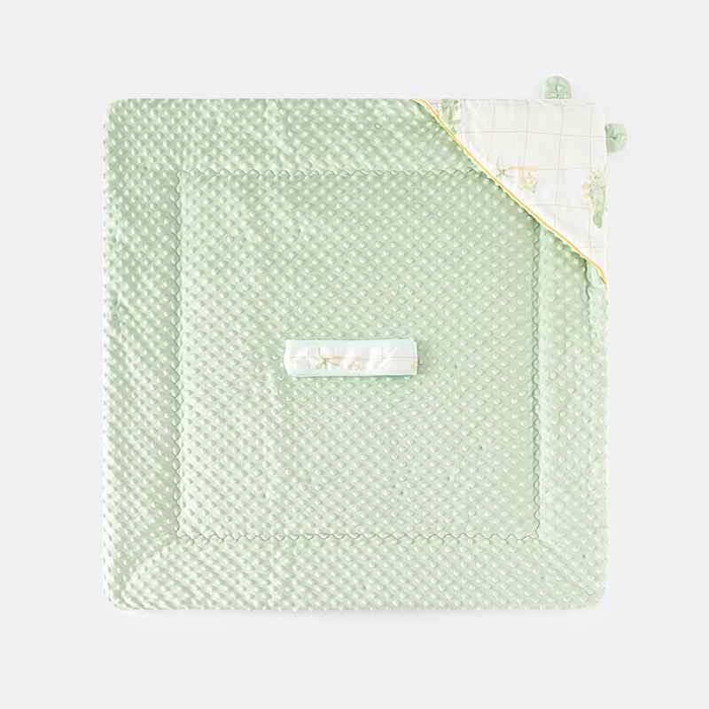 ・カテゴリ: 抱っこ布団・素材: 綿100%・中綿: ポリエステル・柄: アニマル、チェック、無地、キャラクター・カラー展開: ピンク、グリーン、イエロー、ブルー・サイズ: 100cm × 100cm・安全等級: A類・対象年齢: 新生児 (0〜1歳、身長80cm以下)