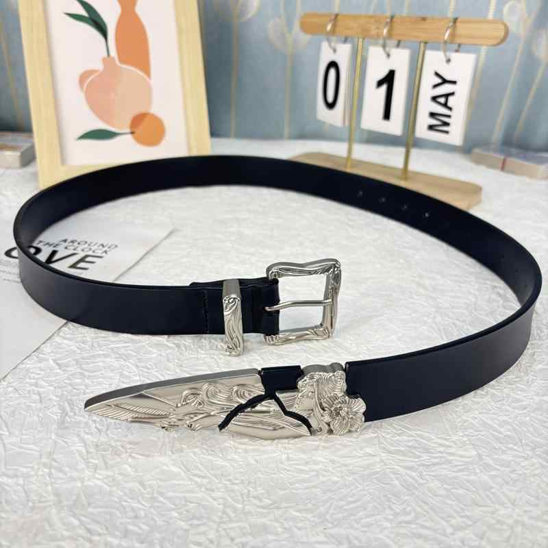 ベルト メンズ 本革 牛革 レザー 剣モチーフ 彫刻デザイン スタイリッシュ 合金製ピンバックル ブラック カジュアル ビジネス 通勤 フ..