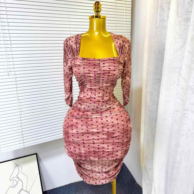 ワンピース レディース 春夏 エレガント セクシー ストレッチ シアーメッシュ ドット柄 スリムフィット ヒップラップ プリーツ ミディ丈 スクエアネック 七分袖 ハイウエスト 上品 きれいめ 通勤 ポリエステル グレー ピンク ブラック