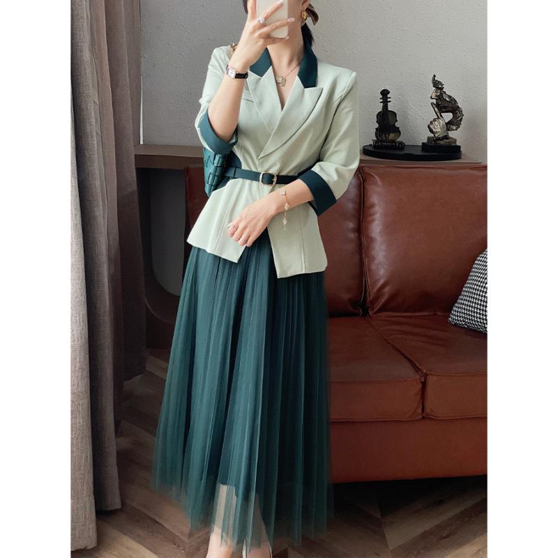セットアップ レディース グリーン 配色 ウエストマーク ジャケット プリーツ チュール ミディ丈スカート ポリエステル 春夏 通勤 オフィス 上品 きれいめ