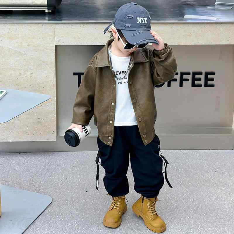 ジャケット 男の子 キッズ フェイクレザー 春秋 おしゃれ 韓国風 翼型エンボス加工 ジップアップ ラウンドネック 柔らかな肌触り ショート丈 長袖 カジュアル アウター ブルゾン ブラック ブラウン