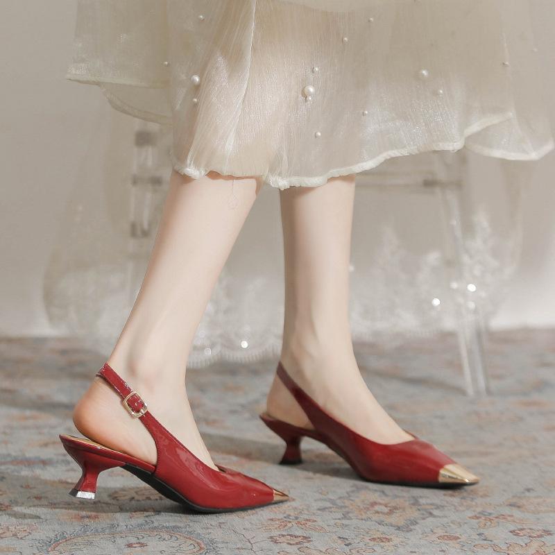 サンダル レディース レッド ハイヒール エナメル調 高級感 春夏 スクエアトゥ バックストラップ オー..