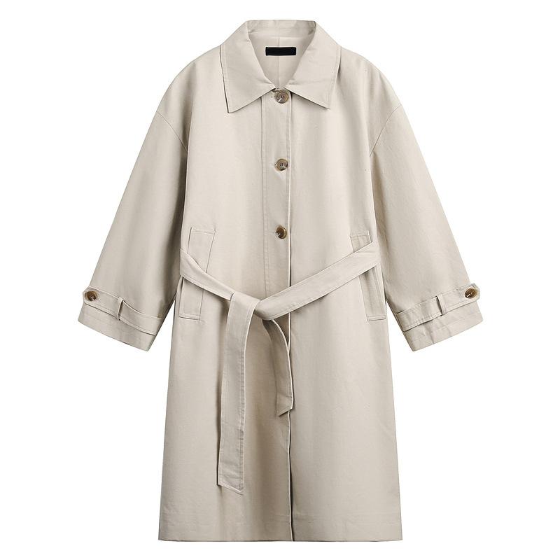 ・カテゴリ: ジャケット・スタイル: ブリティッシュ・主な素材: 綿95%・裏地素材: 綿50%・機能: 耐摩耗、防風、高色堅牢度・ネックライン: ターンカラー・袖丈: 長袖・袖タイプ: レギュラー・柄: 無地・シルエット: ルーズフィット・着丈: ロング丈・前立て: シングルブレスト・ポケットスタイル: サイドシームポケット・デザインディテール: ポケット装飾・裾デザイン: ストレートヘム・加工: ノーアイロン・シーン: カジュアル・着用方法: アウター・カラー展開: ベージュ・サイズ展開: S、M、L・対象年齢層: 成人・対象性別: メンズ