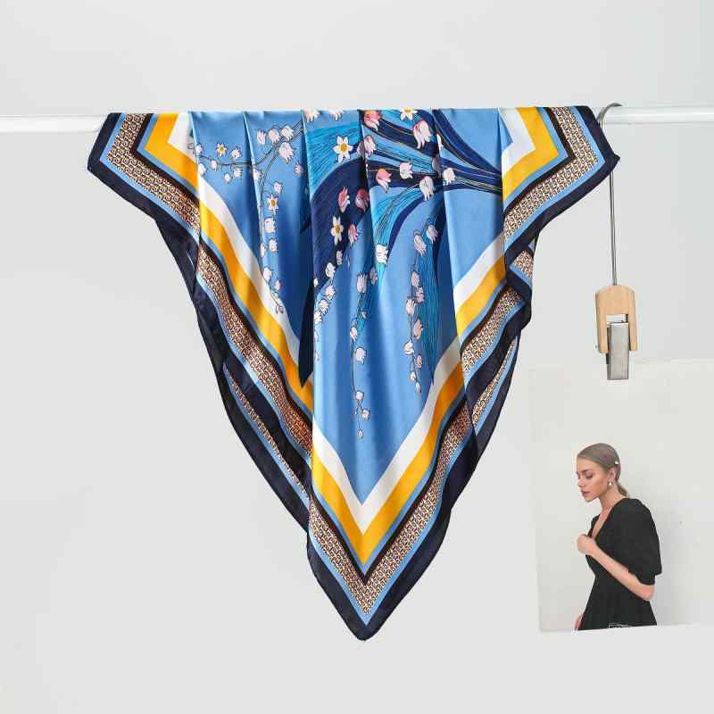 スカーフ 70cm角 スクエア シルク調 ポリエステル 韓国風 高級感 上品 花柄 蓮柄 マグノリア柄 ネックスカーフ ヘアバンド 普段使い オフィス カジュアル 春夏