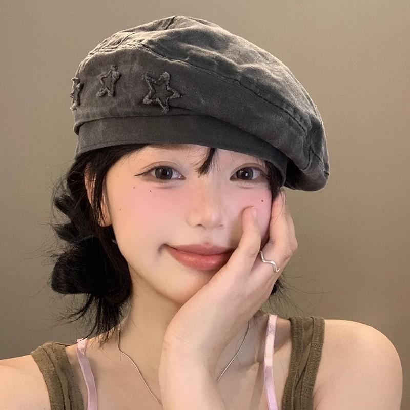 ・カテゴリ: ベレー帽・帽子の形状: ラウンドトップ・つばの形状: ショートブリム・カラー展開: グレー、ブラック、オフホワイト・サイズ展開: フリーサイズ・機能: UVカット、通気性、日よけ・主な素材: ポリエステル 31～50%・スタイル: カジュアル、シンプル、エレガント、上品