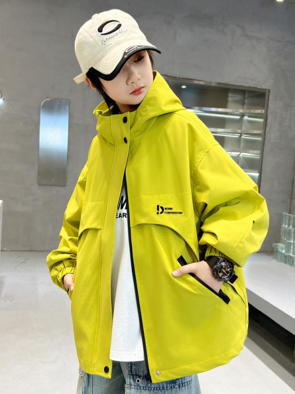 マウンテンパーカー 男の子 キッズ ボーイズ アウトドア ウインドブレーカー フード付き ジャケット 春秋 防風 撥水 軽量 通学 スポーツ レジャー ポリエス...