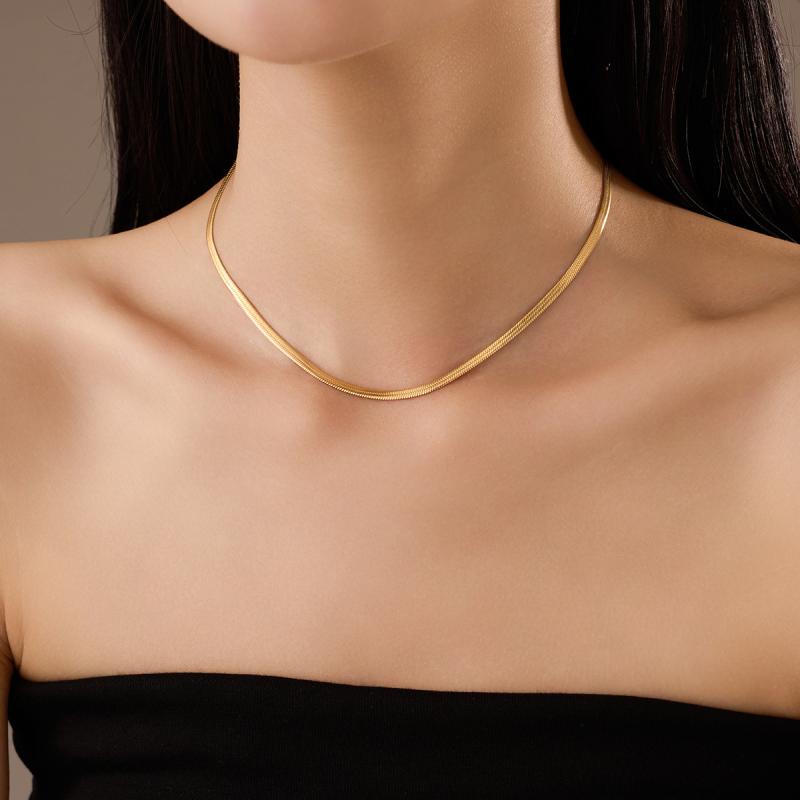 ネックレス レディース 女性用 ステンレス製 金メッキ 鎖骨 ショート スネークチェーン フラットチェーン シンプル ミニマル デザイン ファッション オフィス カジュアル 普段使い アクセサリー