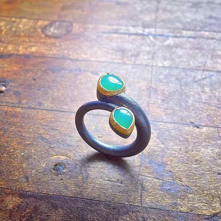 指輪 レディース 人気 シンプル レトロ ヴィンテージ 合金製 電気メッキ加工 幾何学デザイン 獅子モチ..