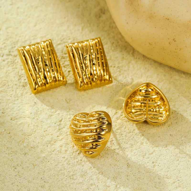 耳飾り レディース 高級感 ファッション スクエアハート 凹凸感 ユニークデザイン レトロ ステンレス チタン鋼 電気メッキ加工 スタッドピアス 通勤 普段使い(4)