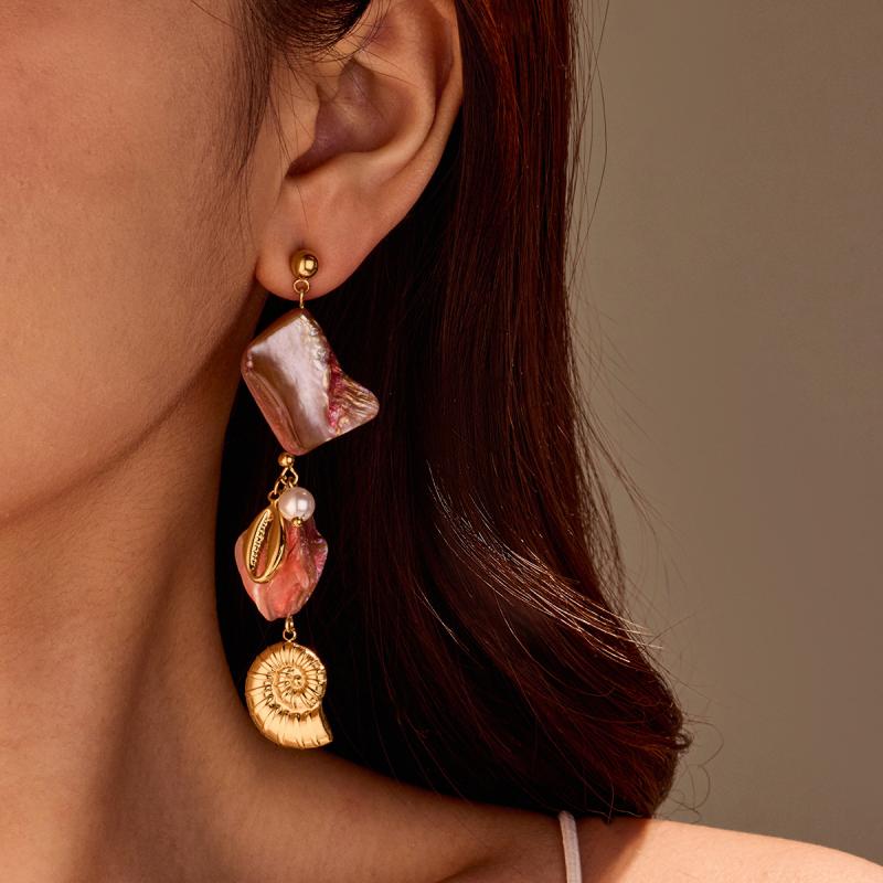 ピアス レディース ボヘミアン リゾート 欧米風 ピンク シェル タッセル ステンレス 巻貝 パール チタ..