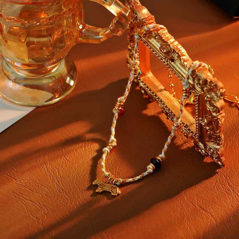 ネックレス カラフル 編み込み 馬 象 アニマルモチーフ 多彩なデザイン性 個性的 高級感 シンプル エキゾチック エスニック 民族風 重ね付けスタイル 銅合金 電気メッキ加工 普段使い お守り レトロ ヴィンテージ風